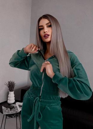 Женский велюровый костюм на манжетах