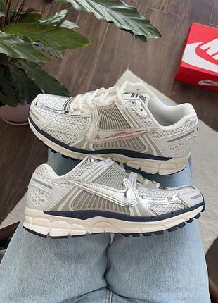 Кросівки жіночі nike zoom vomero 5 photon dust