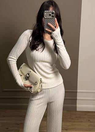 Стильний мʼякий костюм з ангори вʼязки вільного крою