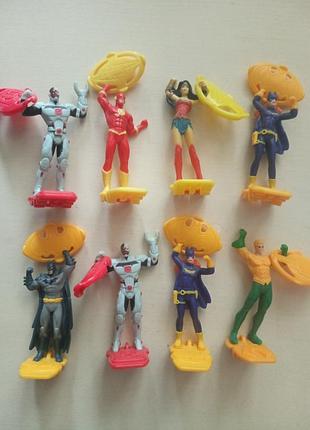 Фігурки kinder surprise ліга справедливості