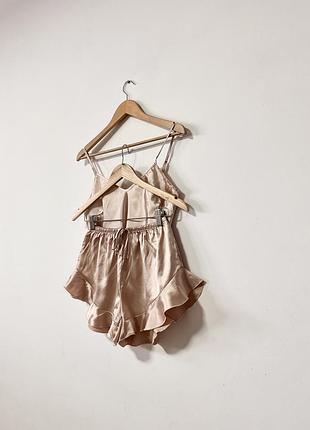 Класна атласна піжамка🌿