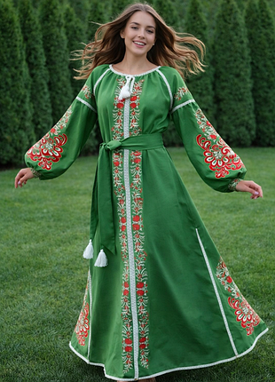 Жіноча вишита сукня