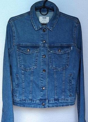 Крутезна джинсова куртка від bershka.