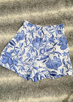 Льняні шорти в квітковий принт