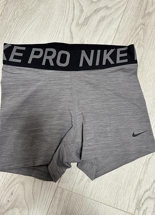 Спортивні шорти nike