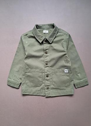 Легка куртка в зеленому кольорі