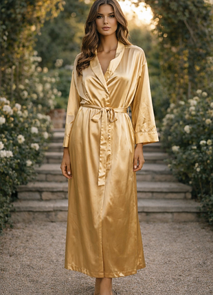 Шикарний новий сатиновий халат e-vie