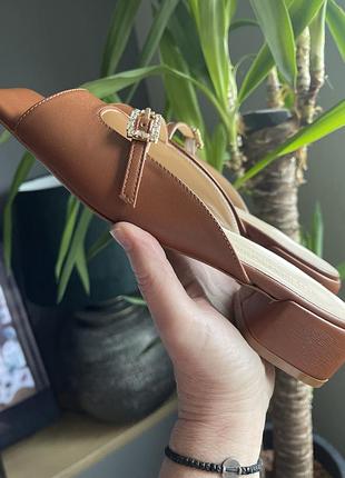 Босоніжки італія