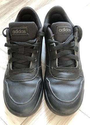 Брендові шкіряні кросівкиadidas, чорні на хлопчика, розмір 35