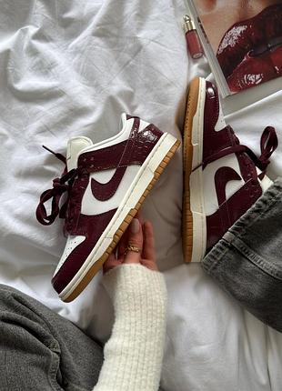 Dunk red croc 6