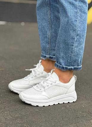 Кроссовки женские белые
