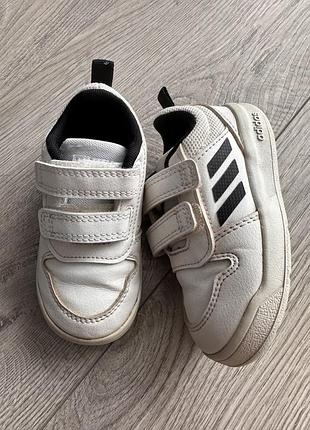 Кроссовки adidas 13,5 см