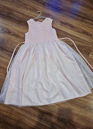 Ошатне плаття завдовжки фітин жатка