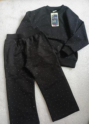 Костюм для девочки,в стразы 104 см