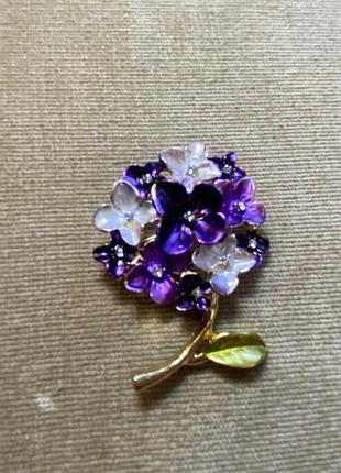 Брошка і вигляді букета квітів