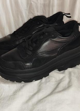 Кроссовки кожаные 40 размер