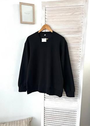 Світшот чорного кольору, базова модель.