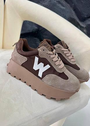 Кроссовки из натуральной замши