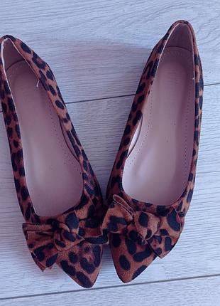 Балетки трендовые с леопардовым принтом на плоской подошве