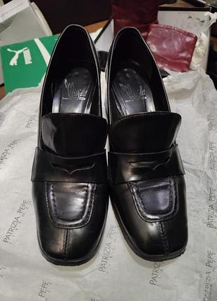 Туфли лоферы