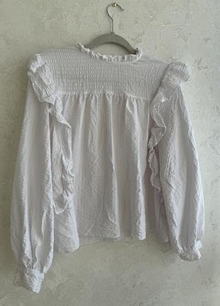 Біла блуза