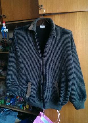Мужской тёплый свите на молнии  xl-xxl в хорошем состоянии