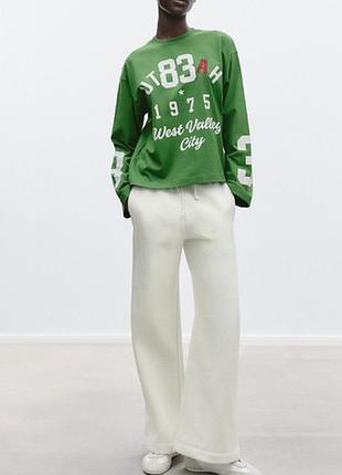 Зелений лонгслів від zara