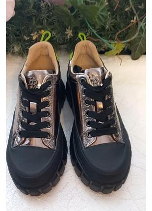 Женские кроссовки италия / иlasio renzoni /
36р.