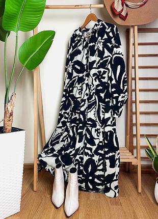 Красива міді сукня у квітковий принт