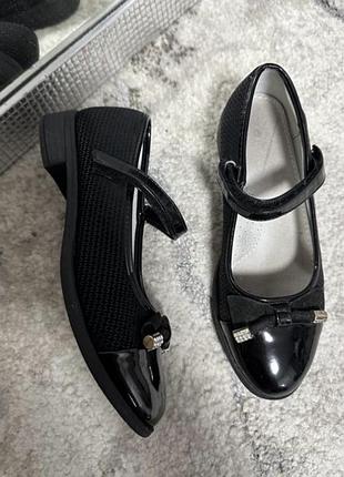 Туфлі для дівчинки 33 розмір