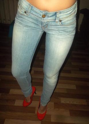 Фірмові джинси lois