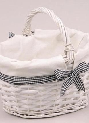 Корзина из лозы с тканевой вкладкой. мал