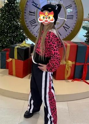 Дуже яскравий та стильний костюм для дівчинки+ яскрава шапка