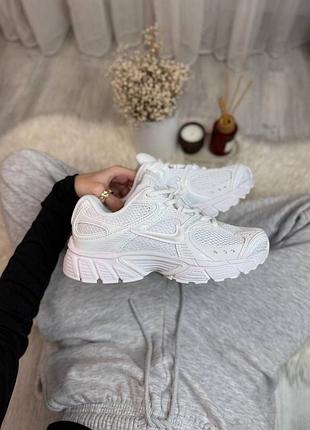 Кроссовки женские nike v5 rnr white beige