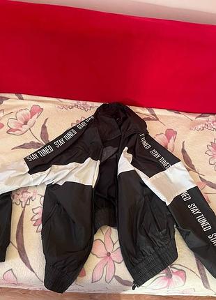 Вітровка жіноча