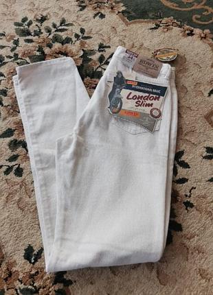 Джинсы женские