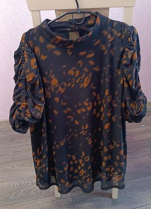 Блузка женская размер 50-52.