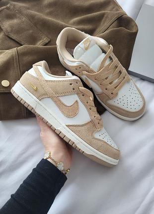 Жіночі кросівки nike w dunk low sail/ malt-metallic gold