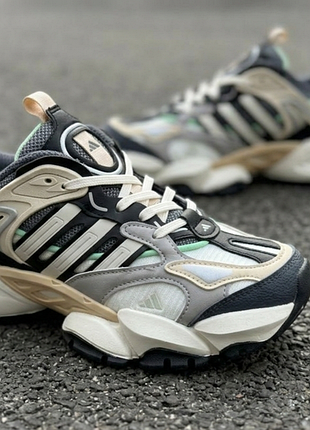 Жіночі кросівки