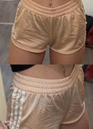 Жіночі спортивні шорти adidas