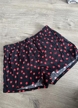 Vs pink black strawberry шорти