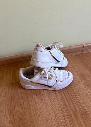 Кросівки adidas, 34р