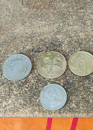 Монети різні ціна 600 г за одну модель