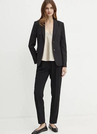 Жіночий чорний жакет hugo boss, розмір s