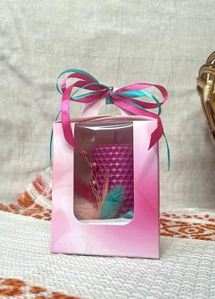 Подарок на пасху свеча ручной работы из вощины в подарочной упаковке