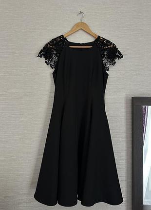 Чорна елегантна сукня міді з мереживними рукавами розмір s