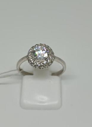 Серебряная кольца с фианитами.