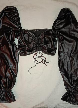 Кожаный кроп топ на завязках