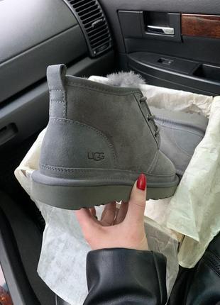 Ugg neumel зимові черевики угг з хутром в чорному кольорі4 фото