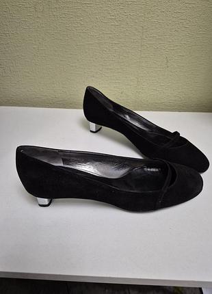 Стильные туфли bally из натуральной замши